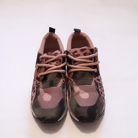 Steve Madden Shoes - Steve Madden sneakers